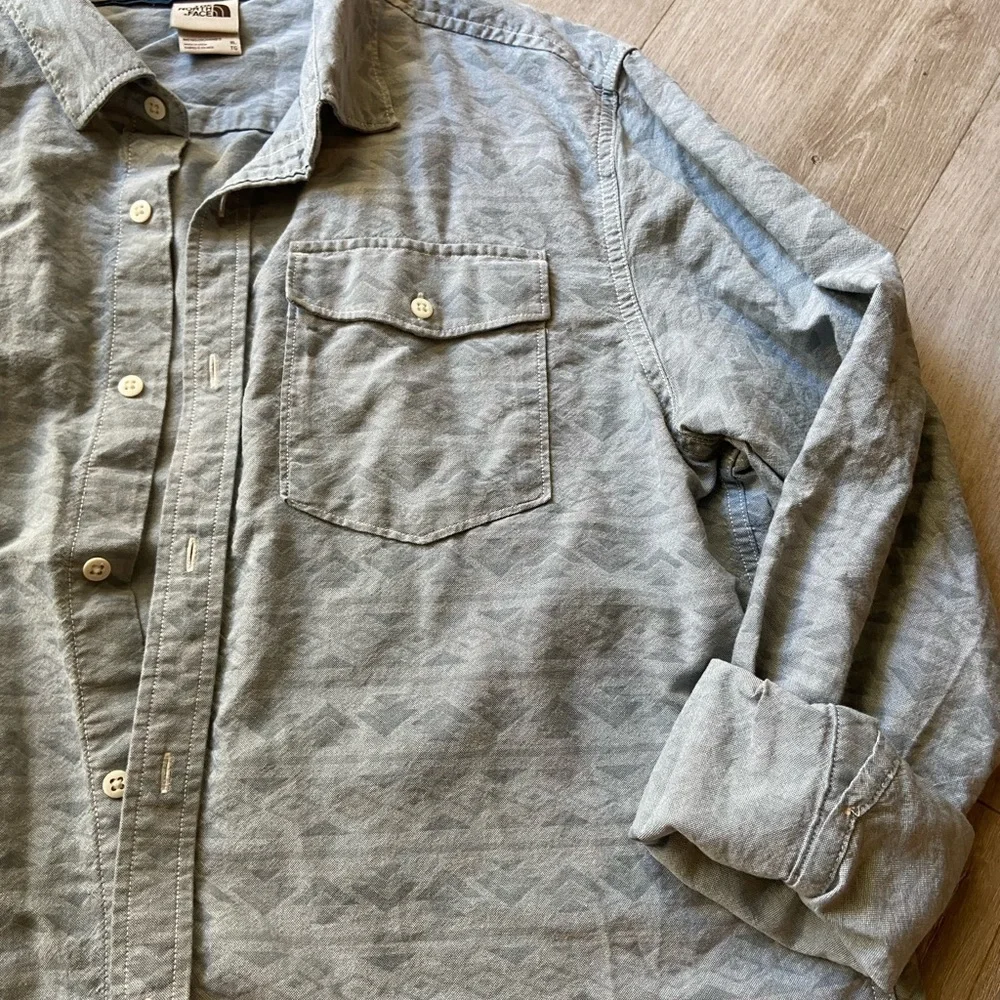 The North Face Mens Button Down Shirt Size XL